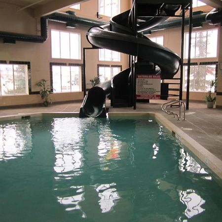 Super 8 By Wyndham Fort Nelson Bc Eksteriør billede
