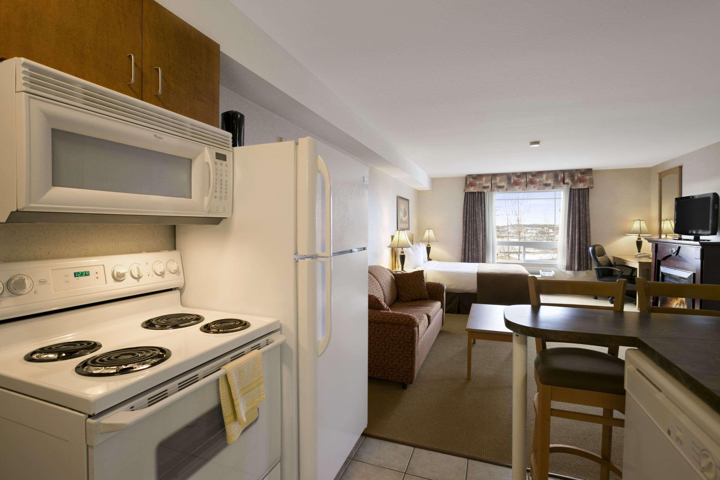 Super 8 By Wyndham Fort Nelson Bc Eksteriør billede
