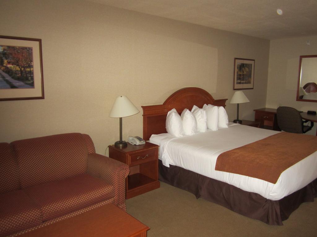 Super 8 By Wyndham Fort Nelson Bc Eksteriør billede