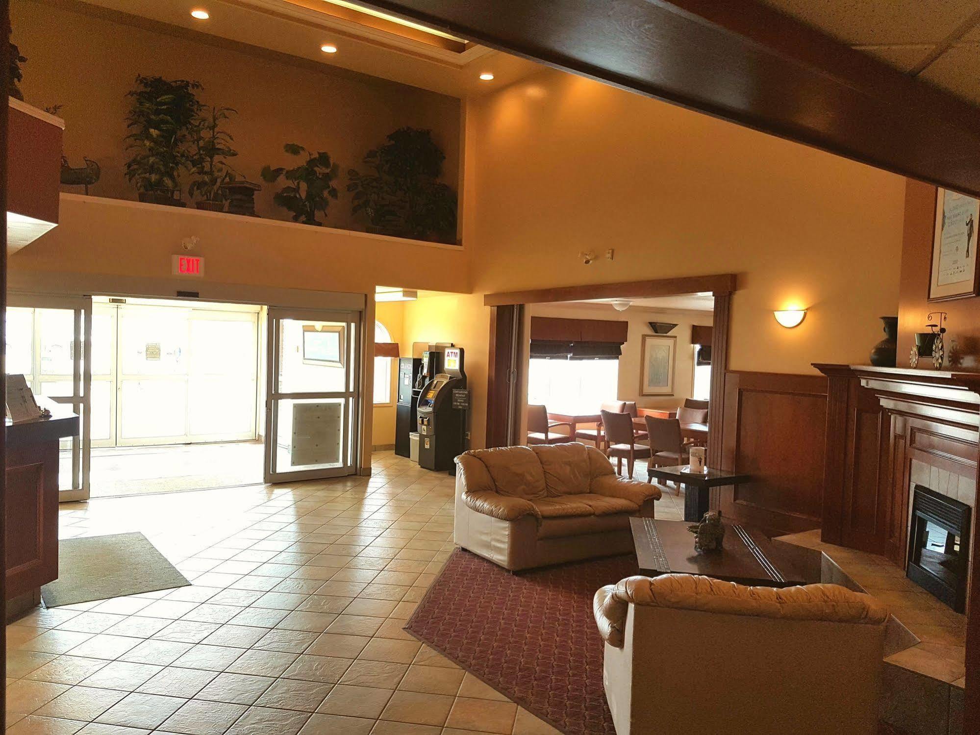 Super 8 By Wyndham Fort Nelson Bc Eksteriør billede