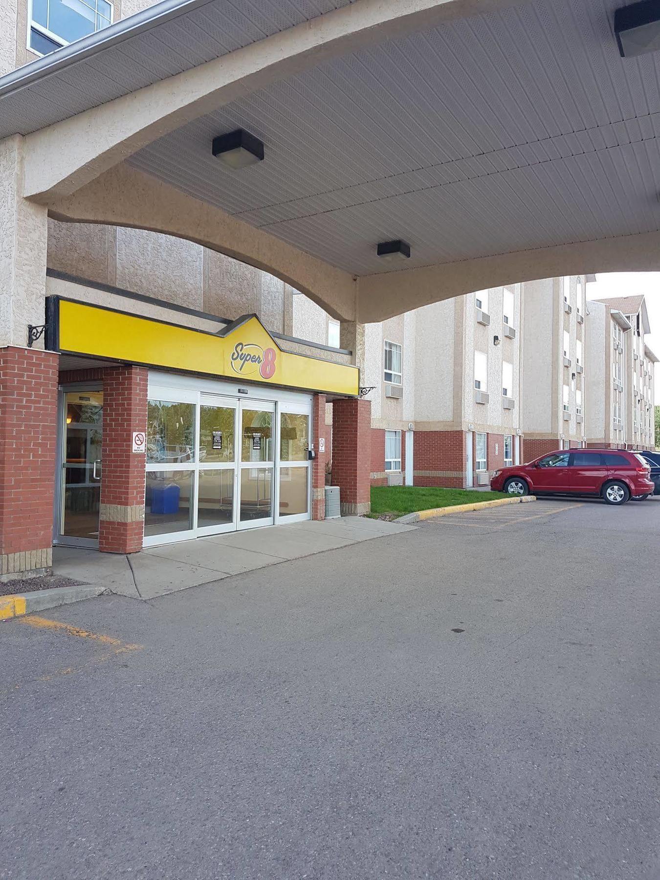 Super 8 By Wyndham Fort Nelson Bc Eksteriør billede