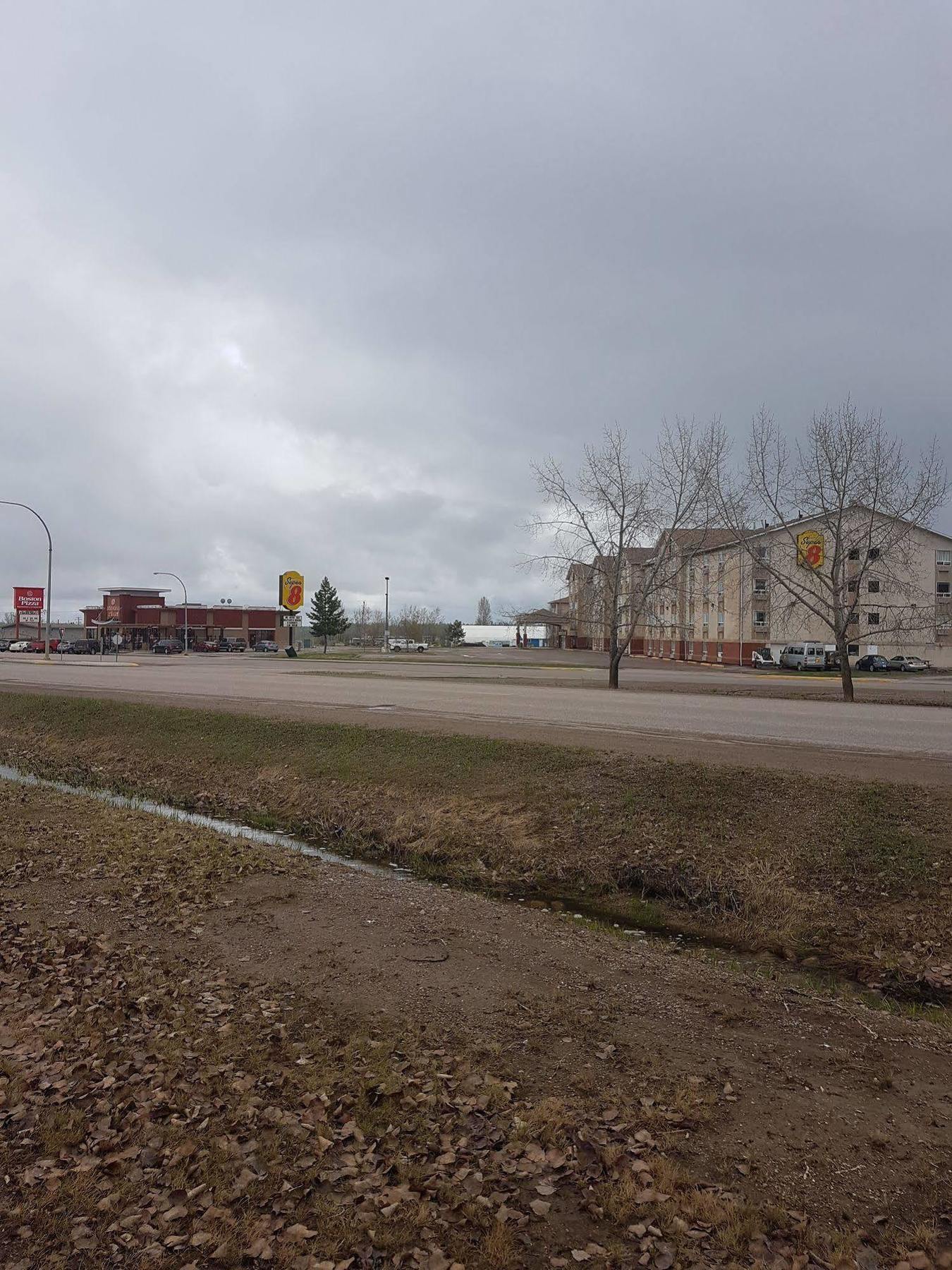 Super 8 By Wyndham Fort Nelson Bc Eksteriør billede